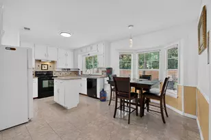 908 Hillside Ct, Bedford, TX 76022 - Photo 9