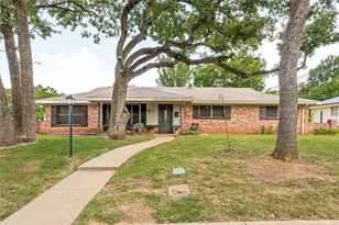 5024 Fall River Dr, Fort Worth, TX 76103 - Photo 1
