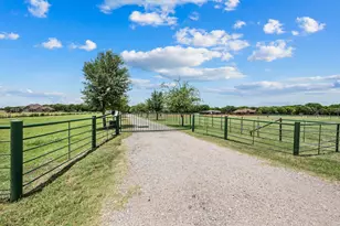 1216 W Rd, Waxahachie, TX 75165 - Photo 35