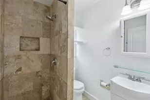 820 W 10th St, Dallas, TX 75208 - Photo 7
