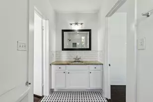 820 W 10th St, Dallas, TX 75208 - Photo 9