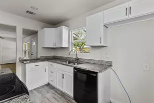 624 E Ellen Ave, Hurst, TX 76053 - Photo 9