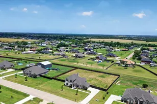 401 Berkeley Dr, Waxahachie, TX 75167 - Photo 3