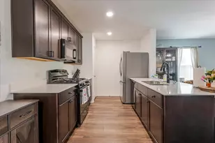 420 Red Rock Trl, Fort Worth, TX 76052 - Photo 5