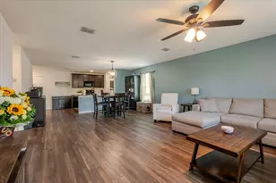 420 Red Rock Trl, Fort Worth, TX 76052 - Photo 13