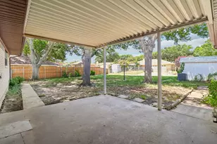 2030 Huntington Dr, Grand Prairie, TX 75051 - Photo 31