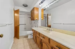 2030 Huntington Dr, Grand Prairie, TX 75051 - Photo 23