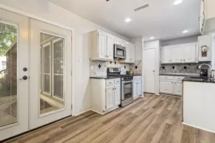 3726 S Magnolia Ct, Flower Mound, TX 75028 - Photo 7