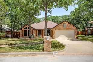 736 High Crest Dr, Azle, TX 76020 - Photo 5