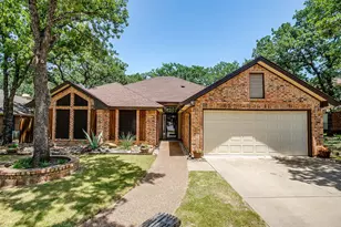 736 High Crest Dr, Azle, TX 76020 - Photo 5