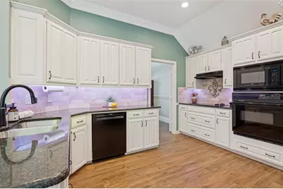3921 Parker Oaks Drive, Arlington, TX 76016 - Photo 9