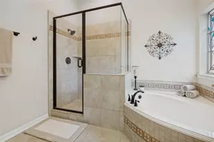 3921 Parker Oaks Dr, Arlington, TX 76016 - Photo 13