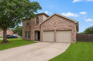 9032 Trail Blazer Dr, Fort Worth, TX 76131 - Photo 1