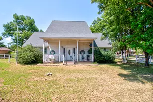 503 Sherman St, Tioga, TX 76271 - Photo 1