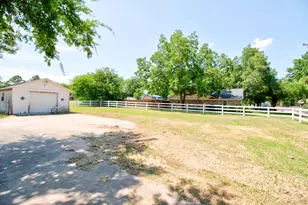 503 Sherman St, Tioga, TX 76271 - Photo 25