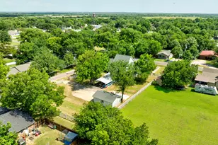 503 Sherman St, Tioga, TX 76271 - Photo 11