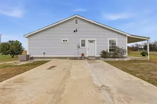 304 Co Rd 2260, Greenville, TX 75402 - Photo 17