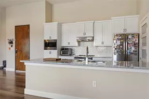 2502 Live Oak St, Dallas, TX 75204 - Photo 9