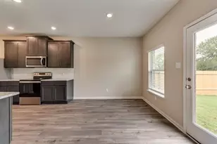 309 Honeysuckle Ln, Princeton, TX 75407 - Photo 3
