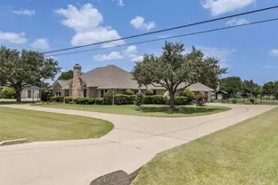 519 Hiwasee Rd, Waxahachie, TX 75165 - Photo 3