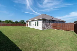 1900 Smokey Mountain Dr, Lancaster, TX 75146 - Photo 21