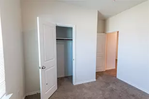1900 Smokey Mountain Dr, Lancaster, TX 75146 - Photo 15