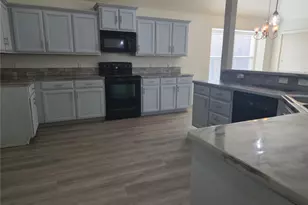 500 Crescent Creek Ln, Fort Worth, TX 76140 - Photo 5