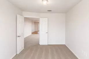 525 Del Mar Dr, Ponder, TX 76259 - Photo 11