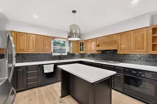 1702 Surrey Cir, Grand Prairie, TX 75050 - Photo 13