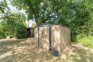 1114 W Dyer St, Breckenridge, TX 76424 - Photo 25
