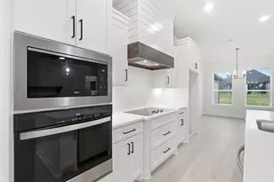 2714 Village Rd, Granbury, TX 76049 - Photo 13