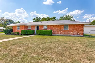 240 Smith St, Burleson, TX 76028 - Photo 3
