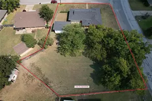 240 Smith St, Burleson, TX 76028 - Photo 3