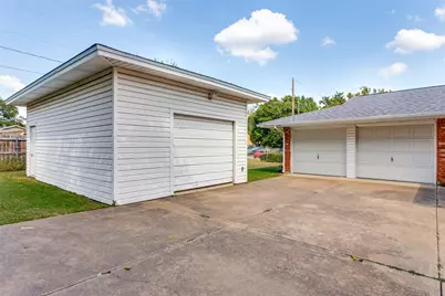 240 Smith Street, Burleson, TX 76028 - Photo 23