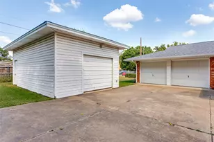 240 Smith St, Burleson, TX 76028 - Photo 23