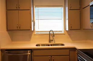 5912 Royal Club Dr, Arlington, TX 76017 - Photo 9