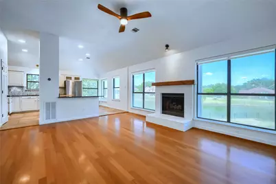 524 Woodlake Drive, Coppell, TX 75019 - Photo 5