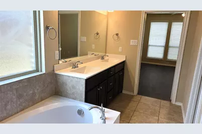 11504 Starlight Ranch Trail, Fort Worth, TX 76052 - Photo 13