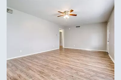 1255 E Pentagon Parkway, Dallas, TX 75216 - Photo 3
