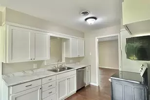 306 Line Dr, Gainesville, TX 76240 - Photo 5