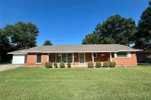 306 Line Dr, Gainesville, TX 76240 - Photo 1
