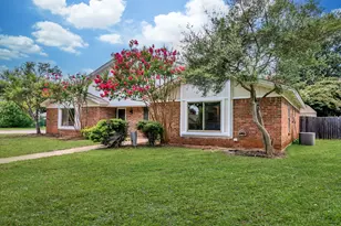 5501 Wood View St, North Richland Hills, TX 76180 - Photo 3