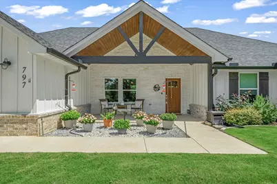 797 Oklahoma, Van, TX 75790 - Photo 1