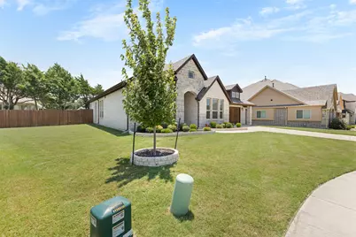 1004 Bessie Drive, DeSoto, TX 75115 - Photo 5