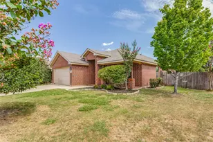417 Brookhollow Ln, Saginaw, TX 76131 - Photo 3