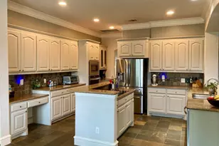 806 Cobblestone Ct, Cedar Hill, TX 75104 - Photo 7