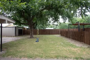 310 Colorado Ave, Graham, TX 76450 - Photo 21