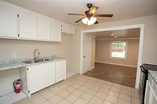 310 Colorado Ave, Graham, TX 76450 - Photo 7