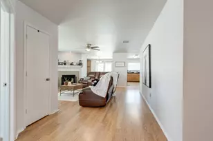 542 Del Mar Dr, Ponder, TX 76259 - Photo 5