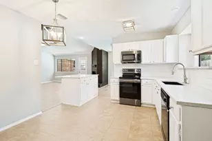 2654 Carrington Ln, Grand Prairie, TX 75052 - Photo 11